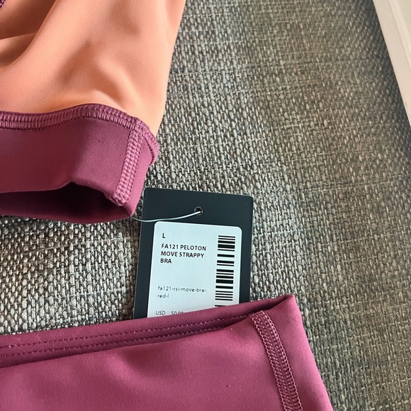 Peloton bra and leggings set - Picture 5 of 7